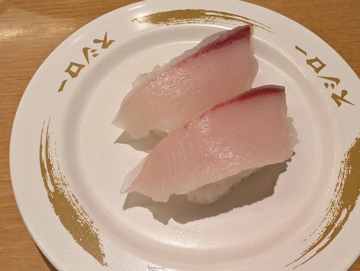 皮側に赤みがある白身魚の握り