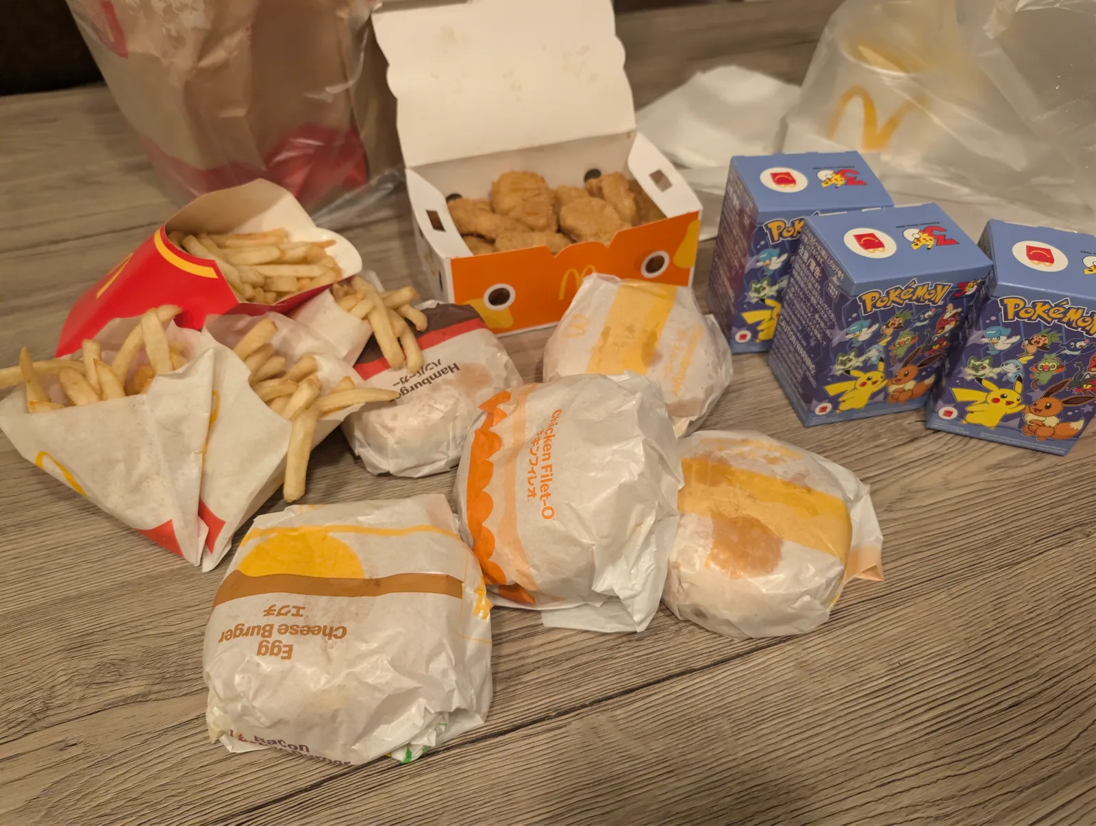 帰宅後に広げたマクドナルド