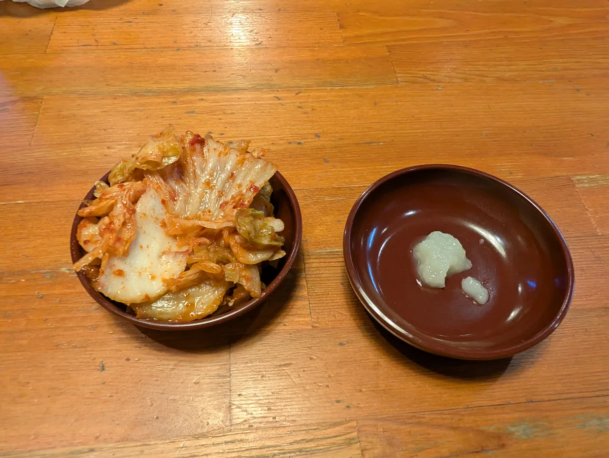 総社 塩元帥の無料キムチとニンニク