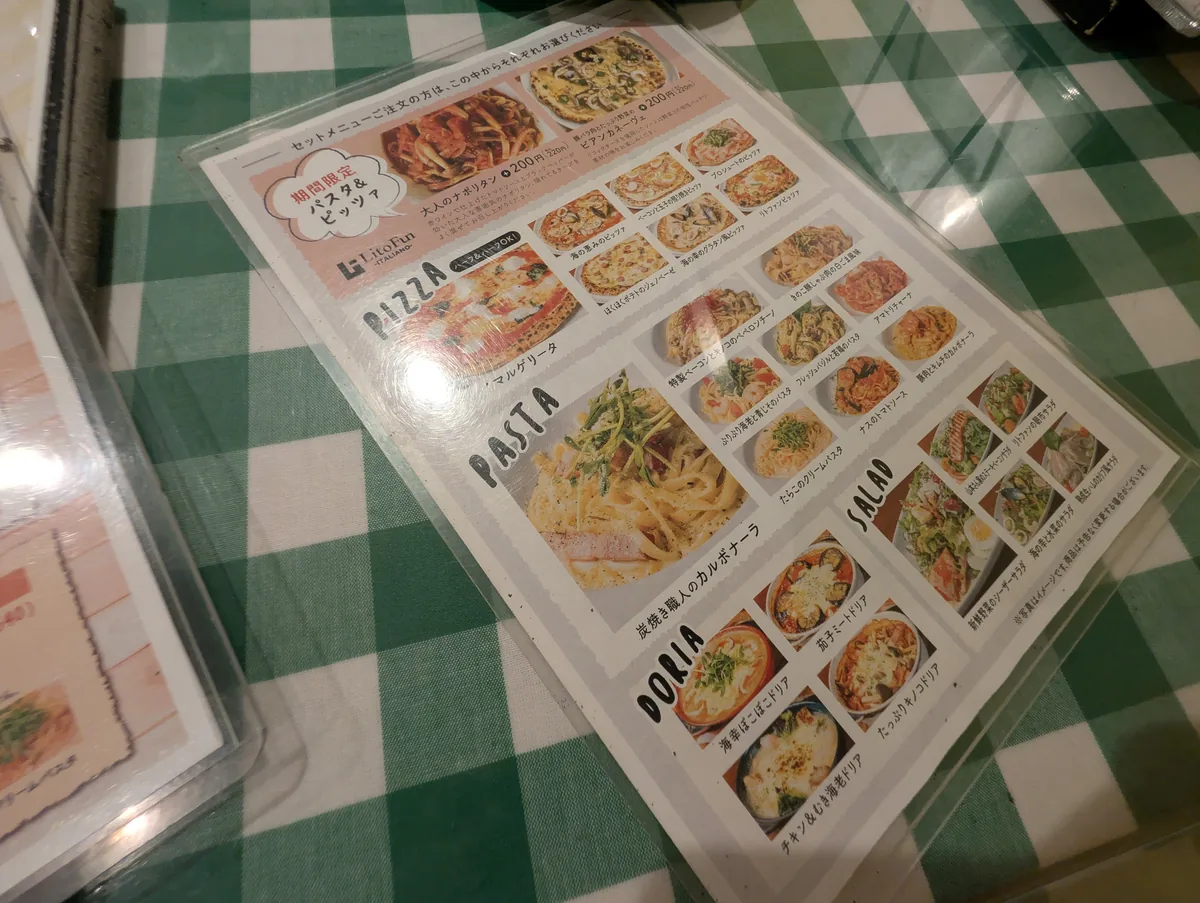 写真付きの料理メニュー